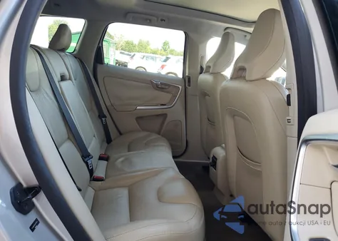 2010 Volvo Xc60 3.2 z USA, uszkodzony, nr VIN YV4960DZ5A2078534